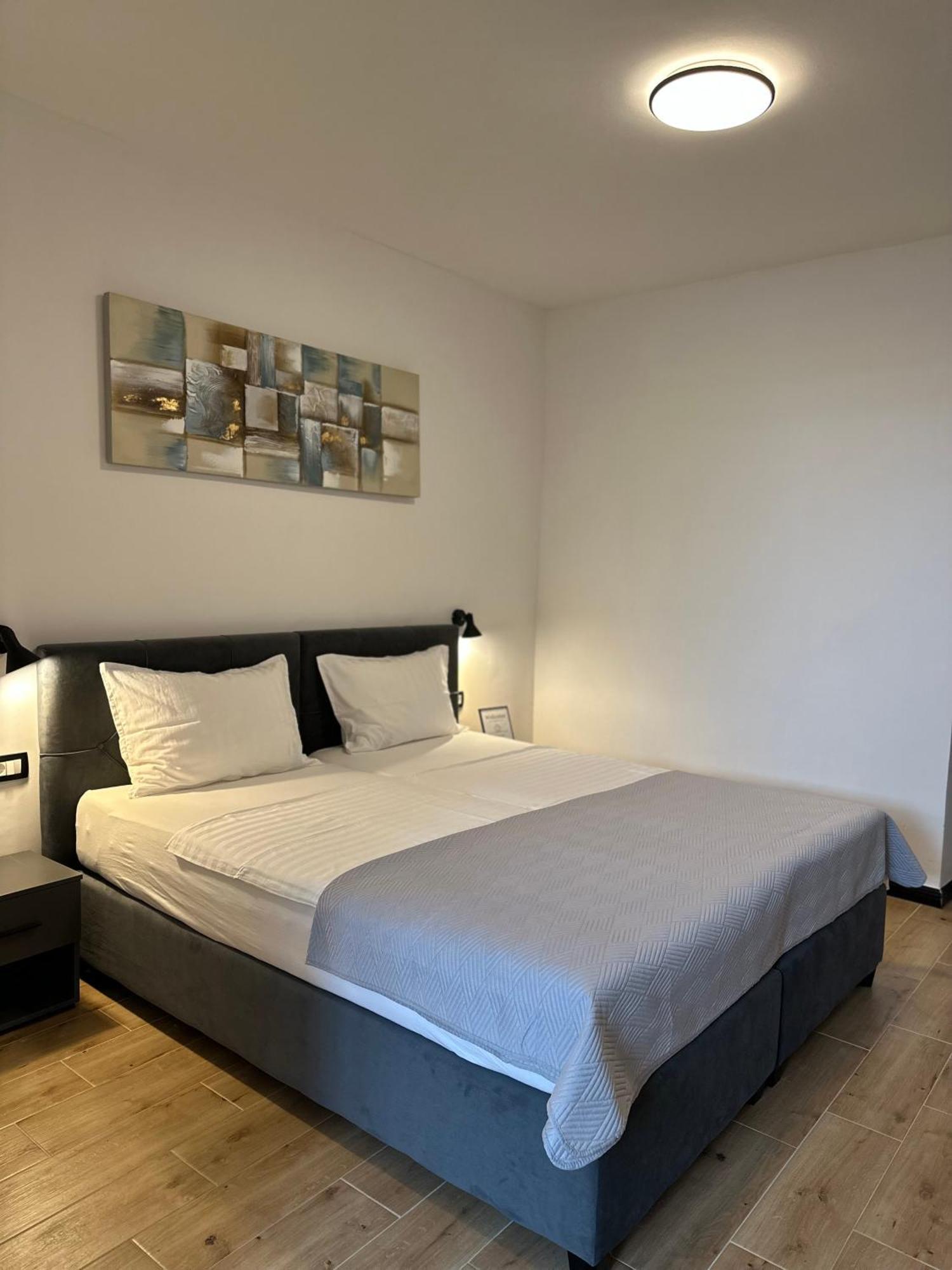 Crolivia Apartments Near Arena, Center Of Пула Екстериор снимка